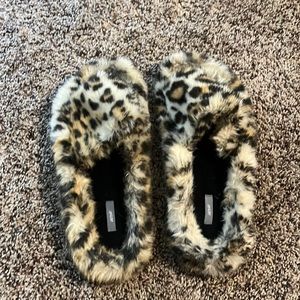 aerie fur slides
